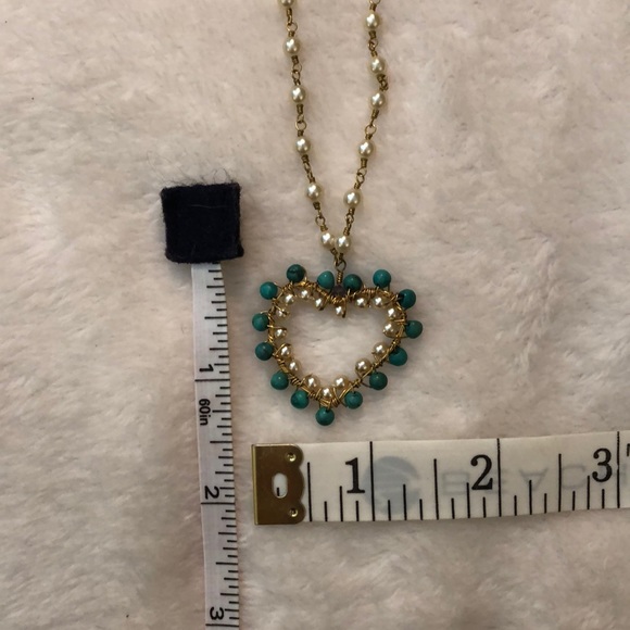 Delicate handcrafted bead and wire heart necklace - Picture 3 of 6